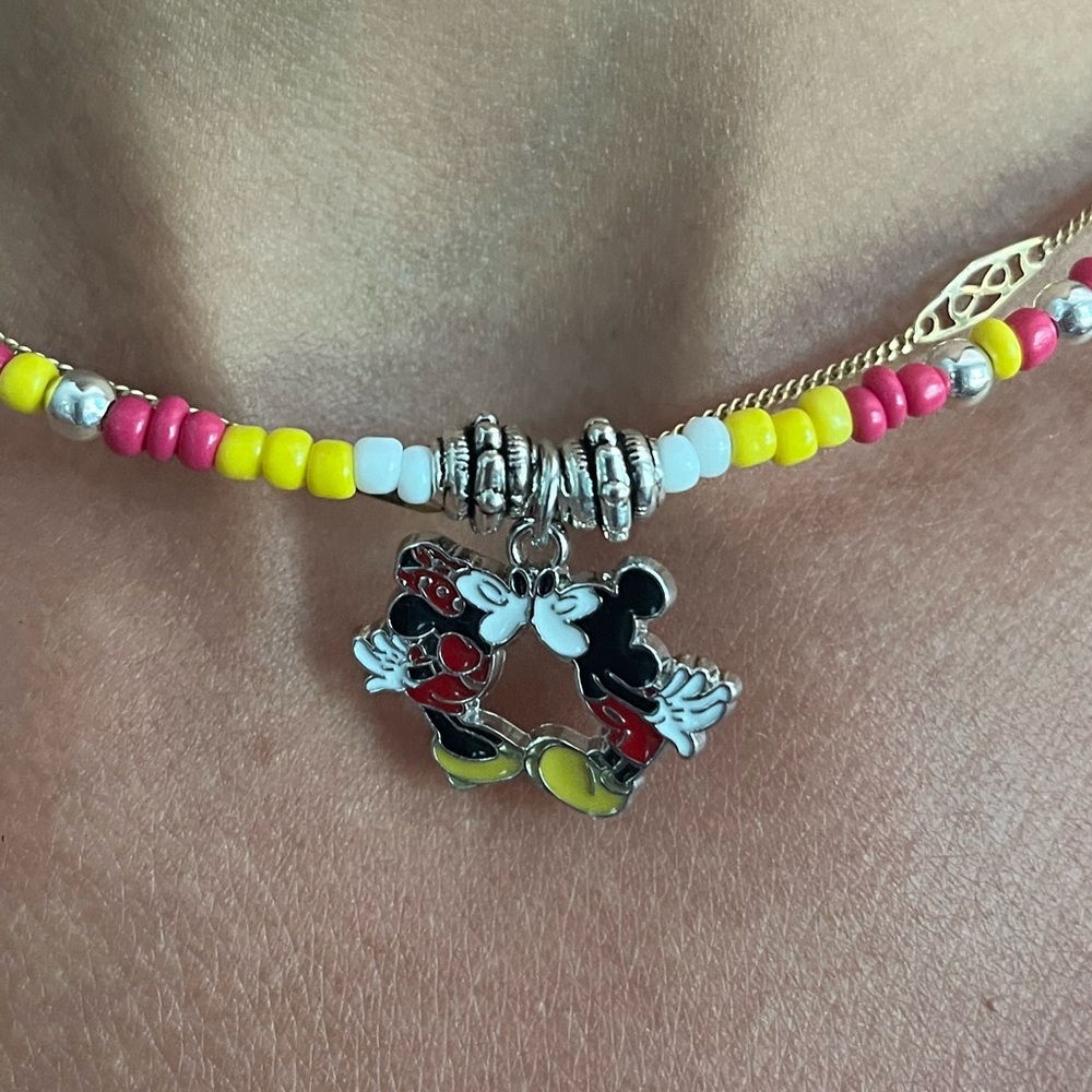 🌼Mickey and Minnie beaded choker style necklace